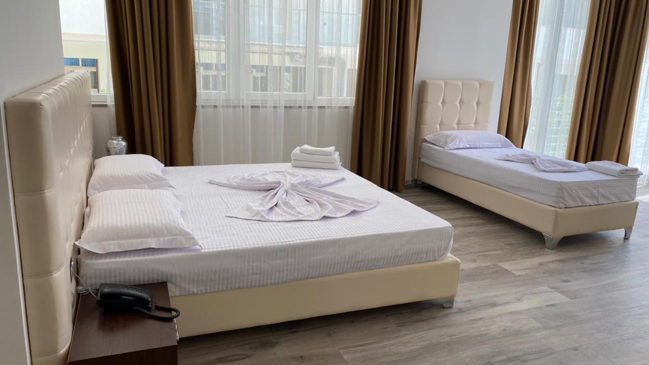 Mille Amici Hotel Shengjin Bagian luar foto