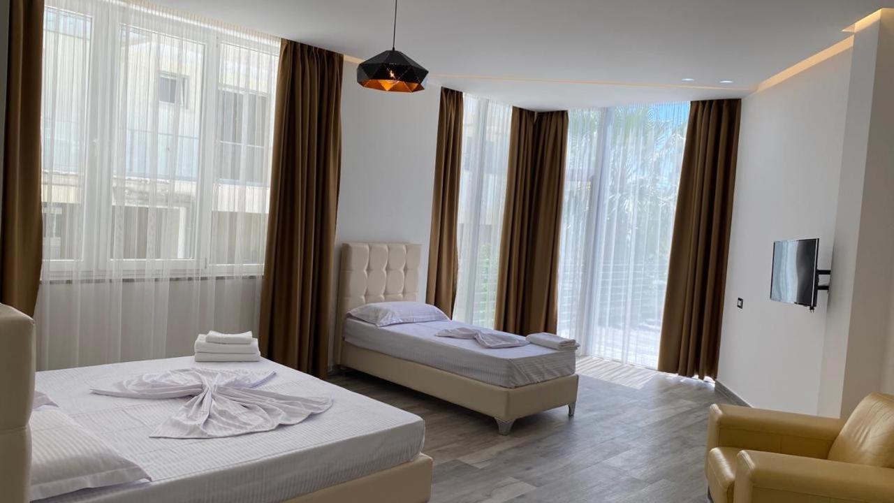 Mille Amici Hotel Shengjin Bagian luar foto