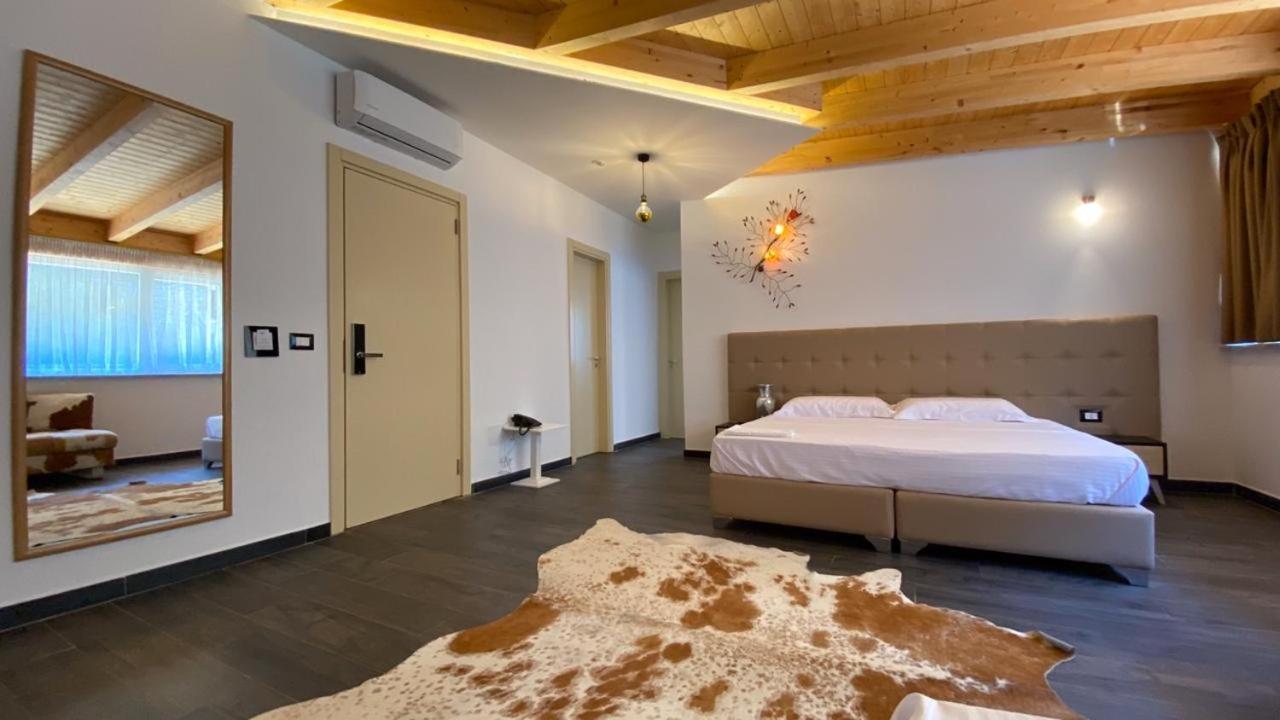 Mille Amici Hotel Shengjin Bagian luar foto
