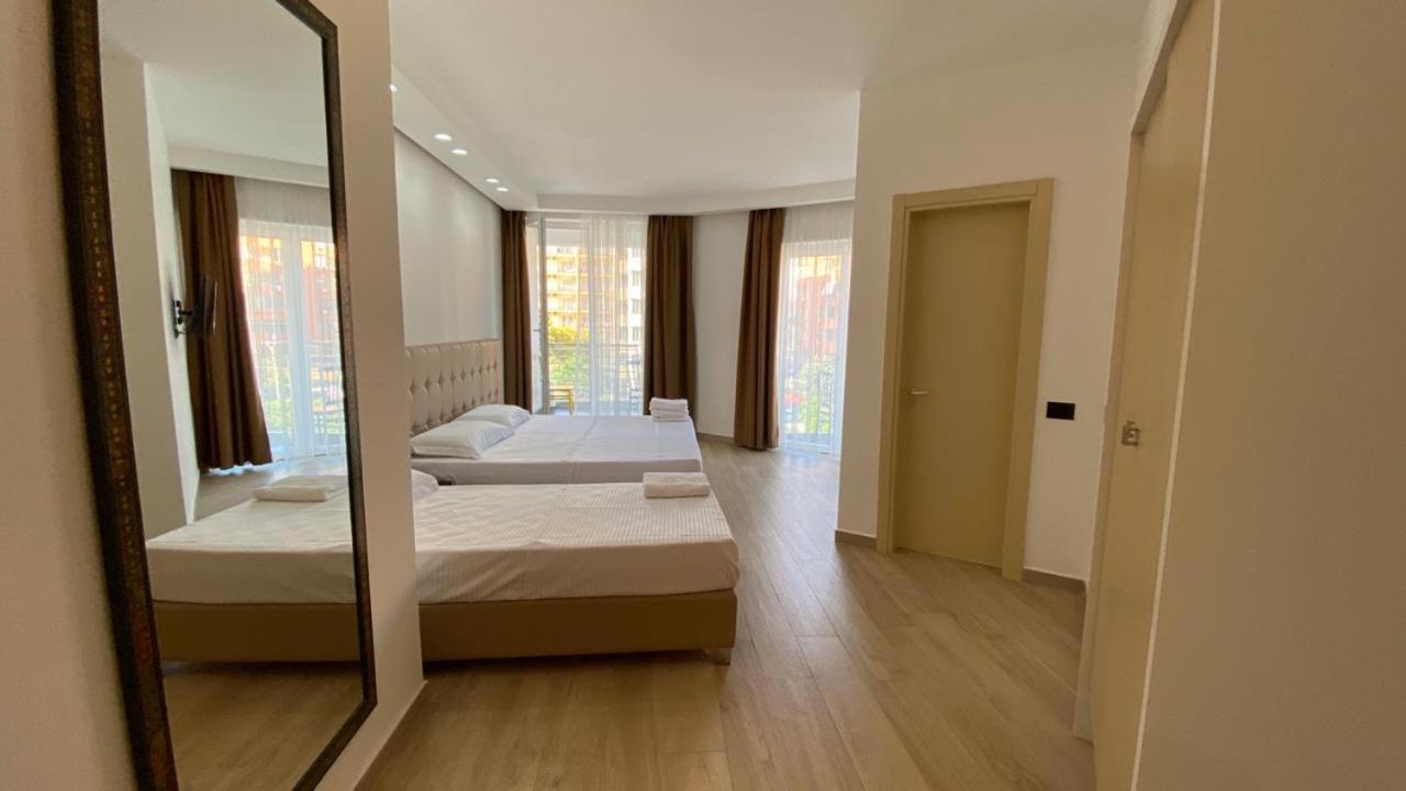 Mille Amici Hotel Shengjin Bagian luar foto