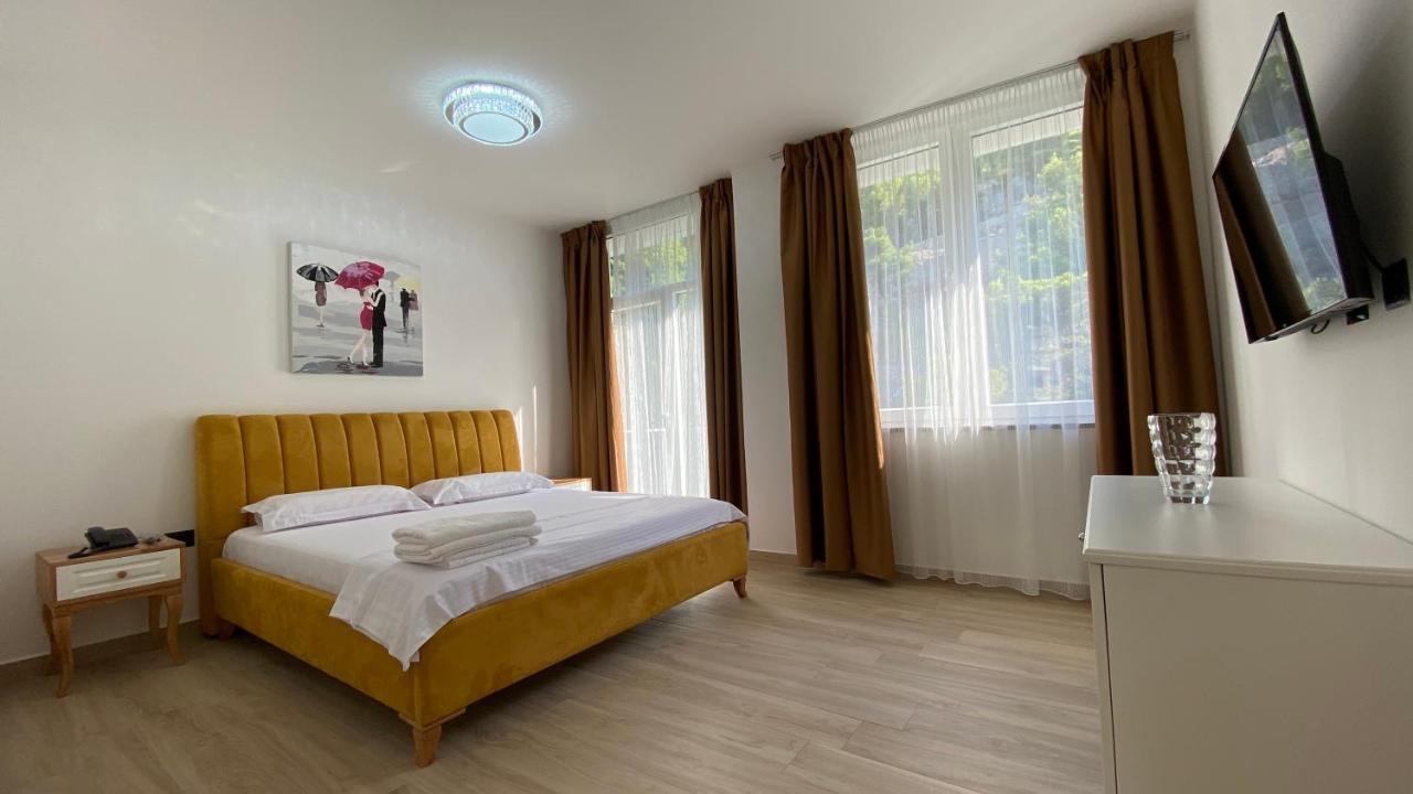 Mille Amici Hotel Shengjin Bagian luar foto