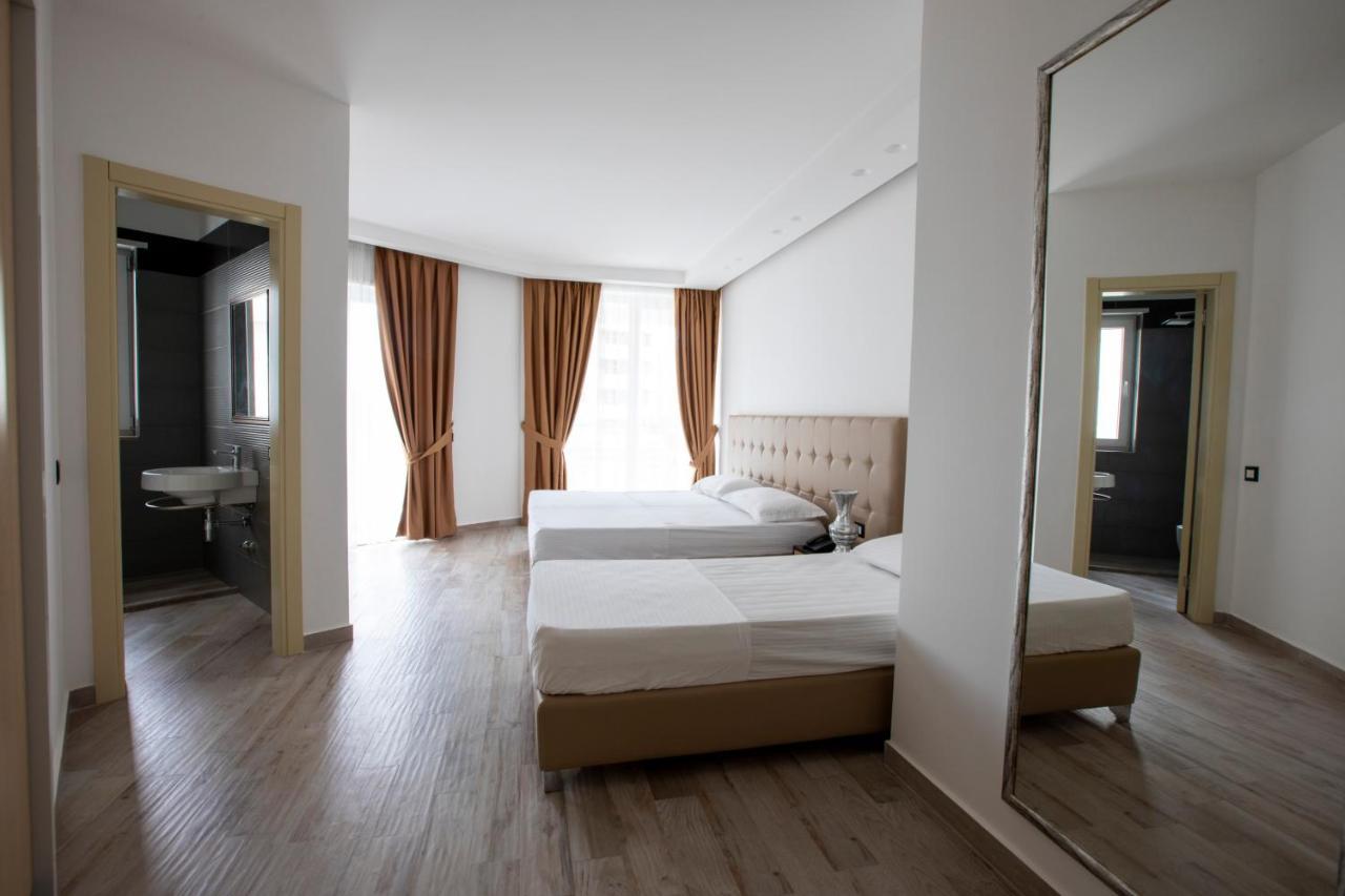 Mille Amici Hotel Shengjin Bagian luar foto